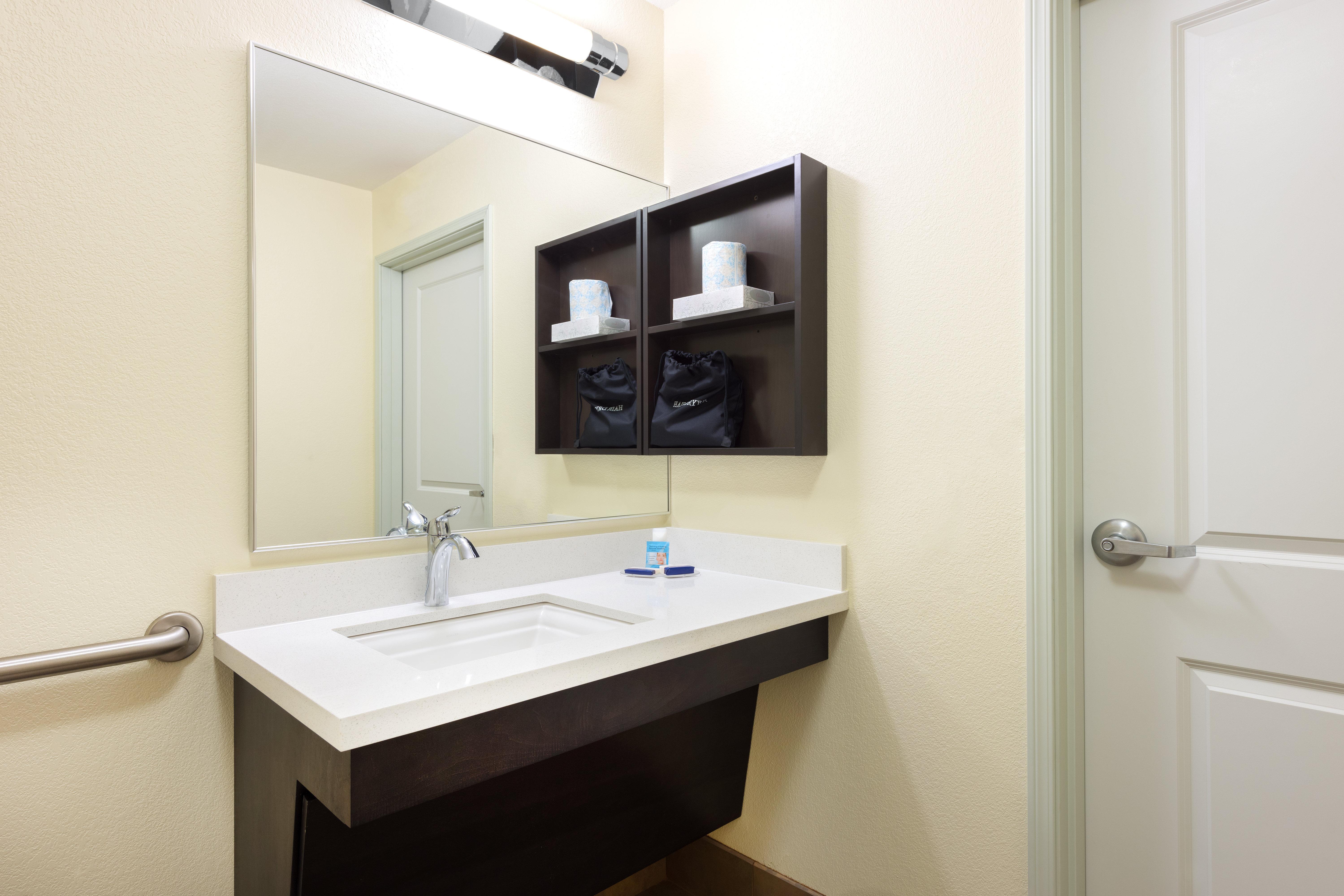 Candlewood Suites Columbia Hwy 63 & I-70 By Ihg Exterior photo