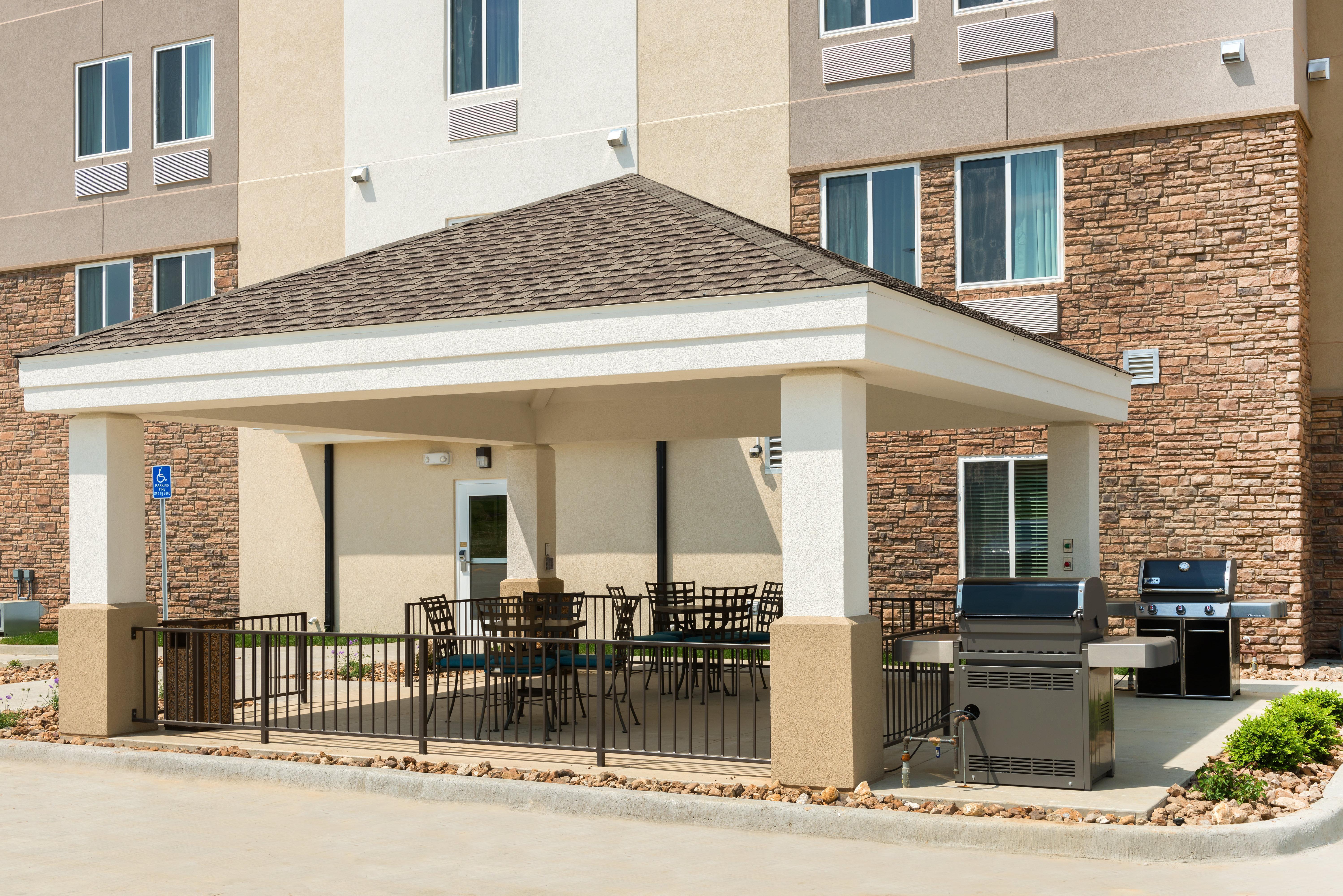 Candlewood Suites Columbia Hwy 63 & I-70 By Ihg Exterior photo
